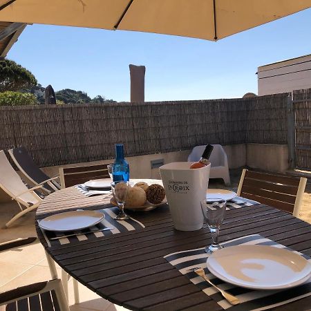 Appartement Face A La Mer La Croix-Valmer Bagian luar foto