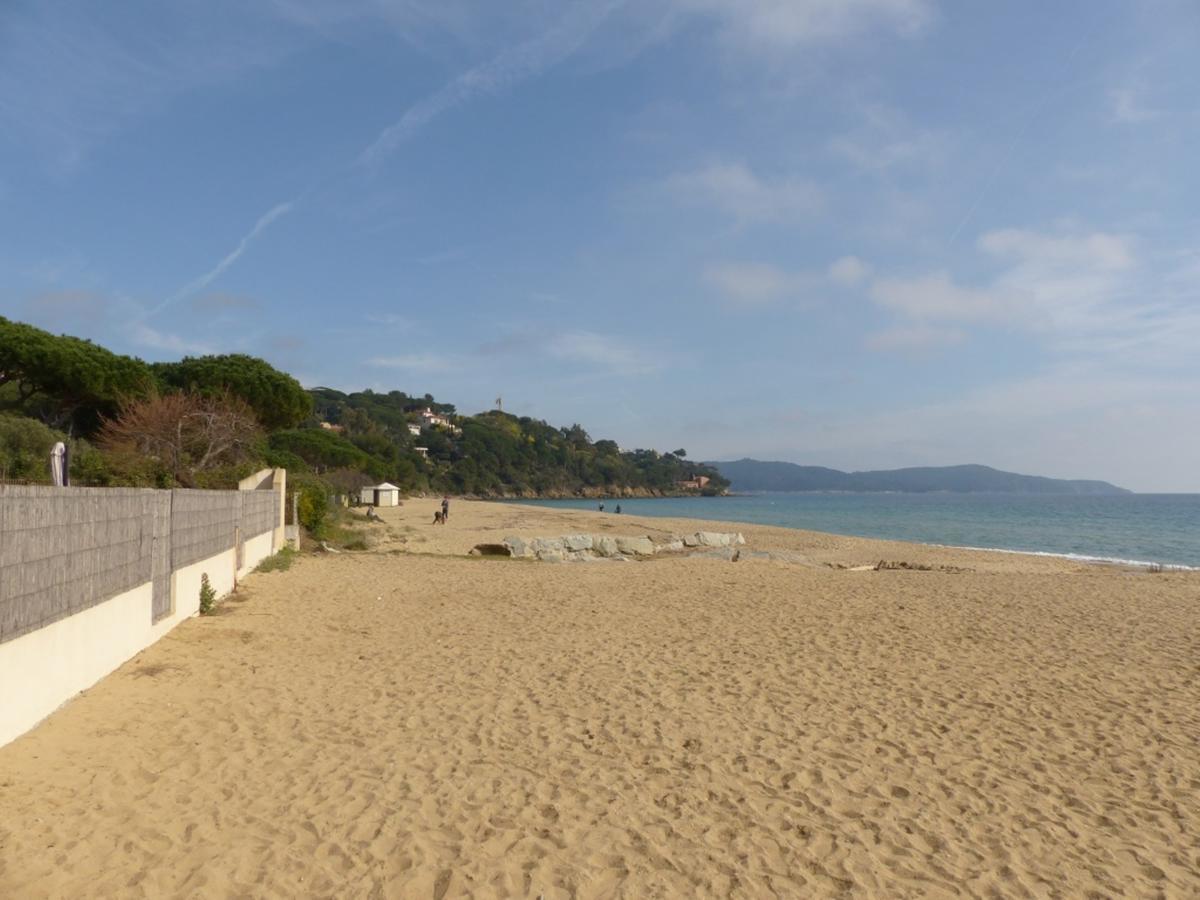 Appartement Face A La Mer La Croix-Valmer Bagian luar foto
