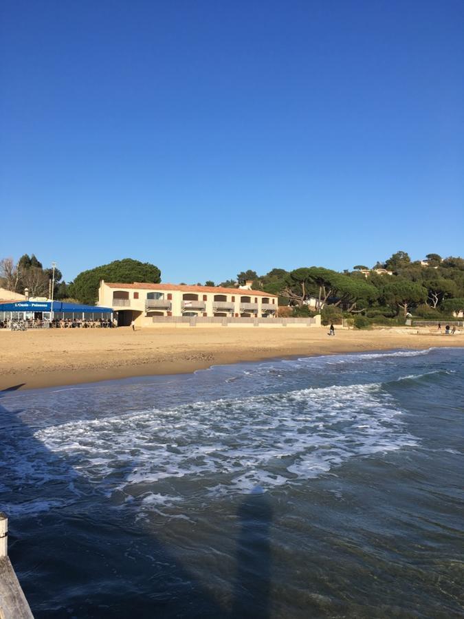 Appartement Face A La Mer La Croix-Valmer Bagian luar foto