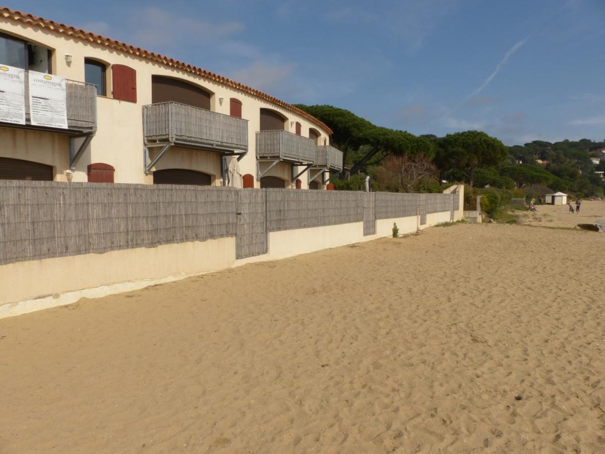 Appartement Face A La Mer La Croix-Valmer Bagian luar foto