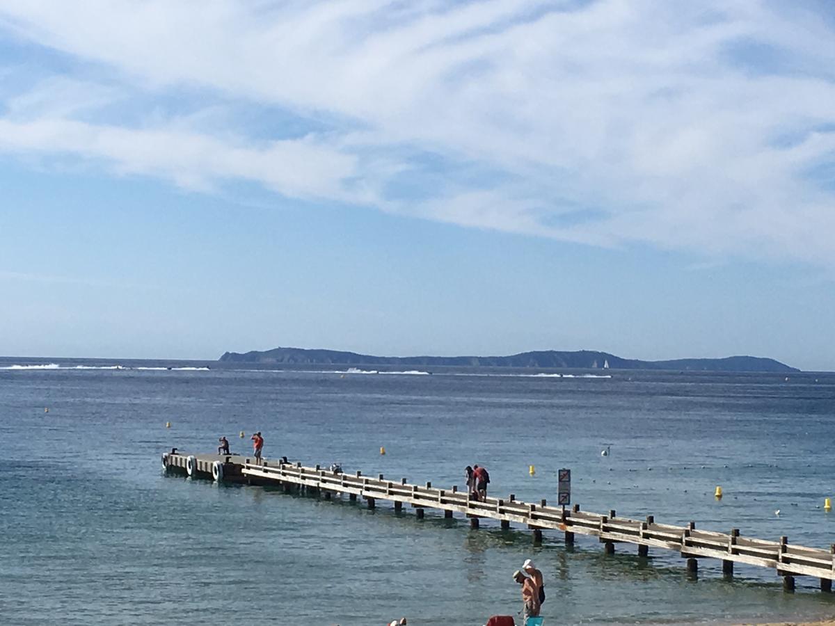 Appartement Face A La Mer La Croix-Valmer Bagian luar foto