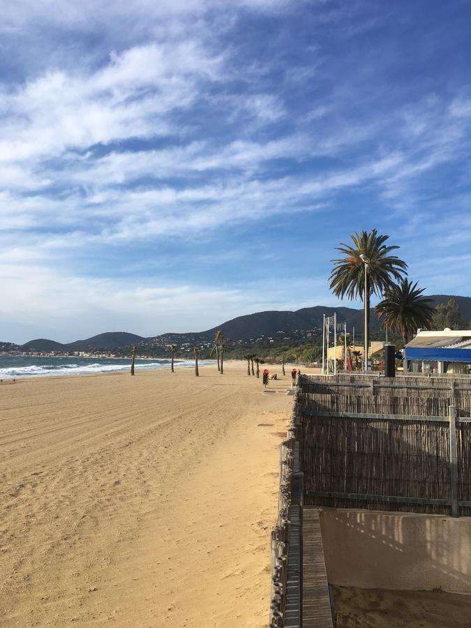 Appartement Face A La Mer La Croix-Valmer Bagian luar foto