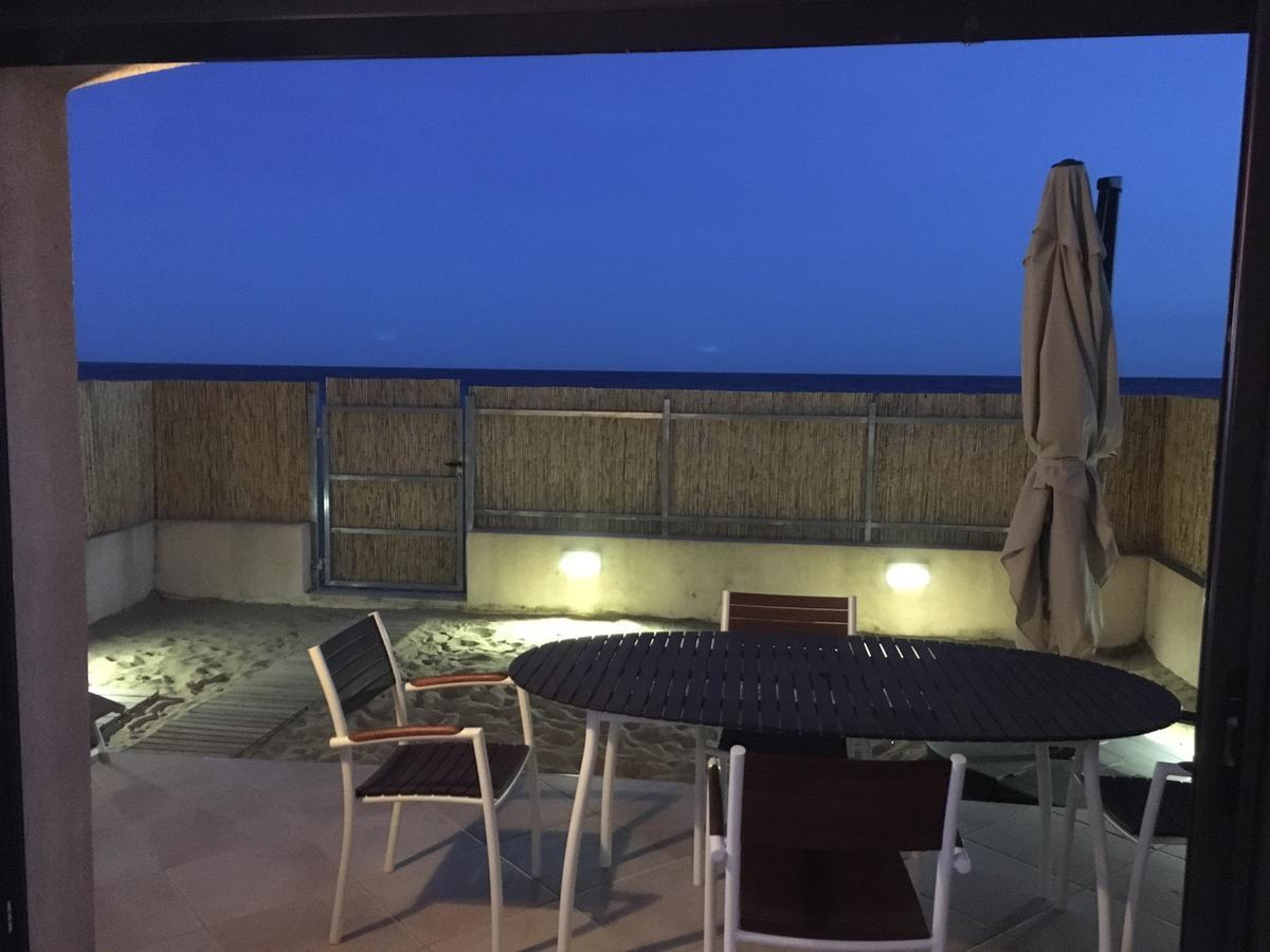 Appartement Face A La Mer La Croix-Valmer Bagian luar foto